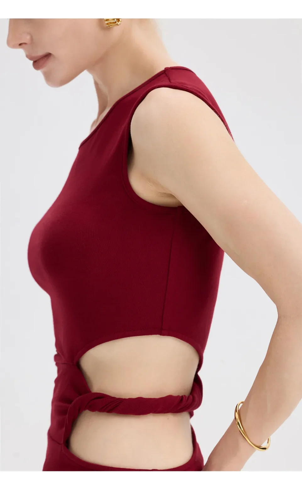 ousph burgundy cutout maxi dress back closeup