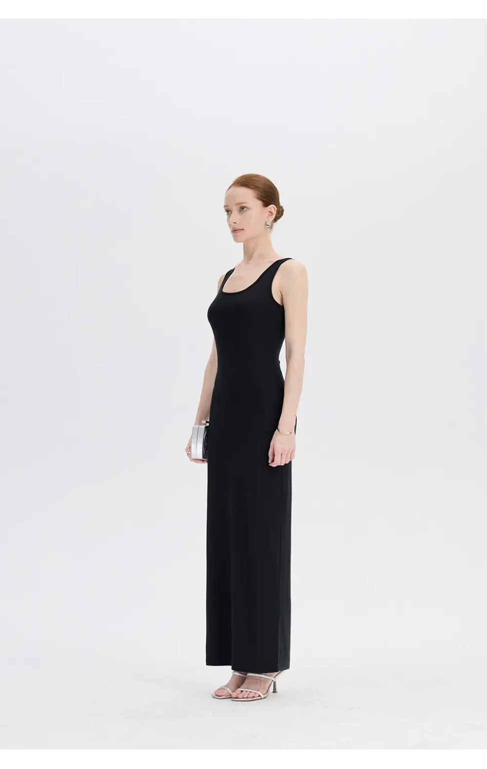 ousph black u-neck sleeveless maxi dress side view