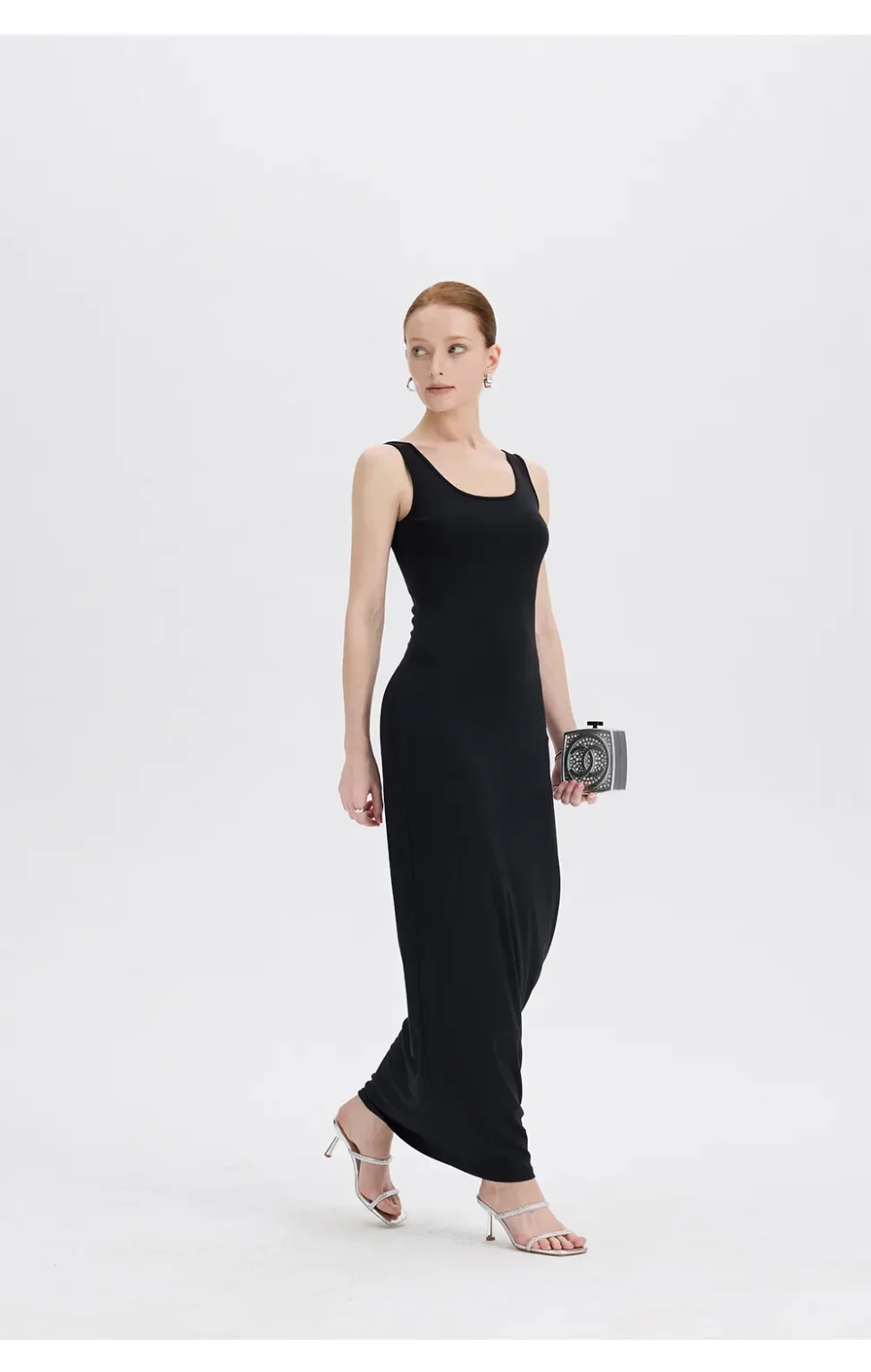 ousph black u-neck sleeveless maxi dress walking view